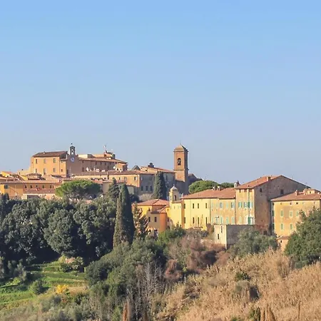 Le Selve Apartment Lari