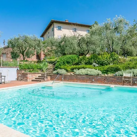 Le Selve Apartment Lari